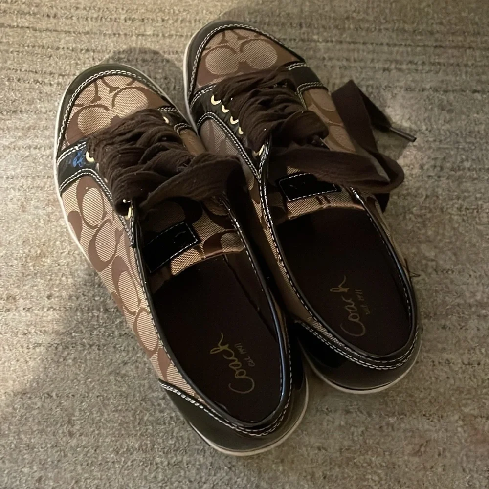 Coach Sneakers Women Size 8 Brown Tan Signature Logo Patent Leather Detail - Picture 11 of 12